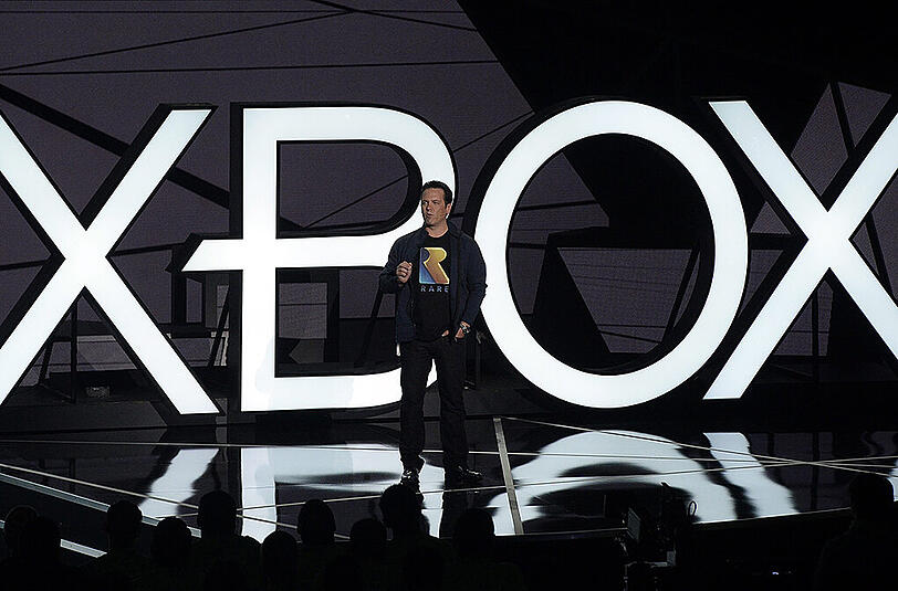 Alte Games auf neuer Konsole: Xbox-Chef Phil Spencer stellte das Feature auf der E3 vor.
