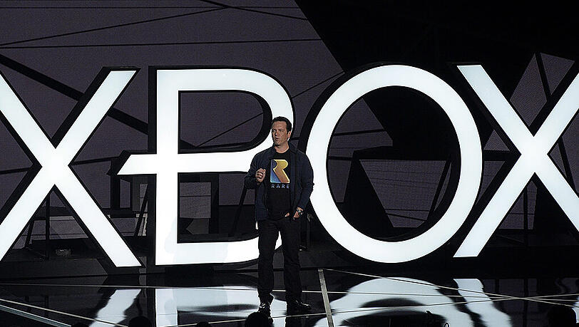 Alte Games auf neuer Konsole: Xbox-Chef Phil Spencer stellte das Feature auf der E3 vor. Alte Games auf neuer Konsole: Xbox-Chef Phil Spencer stellte das Feature auf der E3 vor.