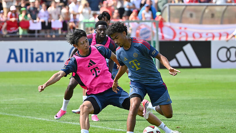 Hiroki Ito (l.) darf bei einem guten Angebot wechseln. Hiroki Ito (l.) darf bei einem guten Angebot wechseln.