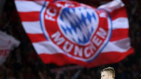 Beste Feinde: Bei Bayern gegen Dortmund geht es auf dem Rasen zur Sache.