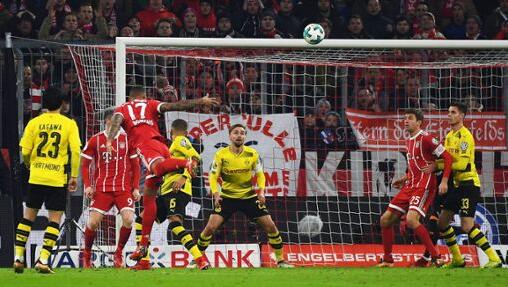 Erster Treffer seit zweieinhalb Jahren: Jerome Boateng (li.) gegen den BVB.