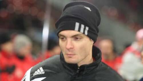 Hängepartie: Angelos Charisteas steht beim Club unter Vertrag und ist beim FC Fulham im Gespräch. Hängepartie: Angelos Charisteas steht beim Club unter Vertrag und ist beim FC Fulham im Gespräch.