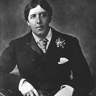 Oscar Wilde (1854-1900). Er stammte ebenfalls aus Irland und schuf mit dem "Gespenst von Canterville" einen Buch- und Film-Charakter, der ihn weit überleben sollte. Sein "Bildnis des Dorian Gray" wurde ebenfalls mehrfach verfilmt - zuletzt 2009 mit Oscar-Preisträger Colin Firth.