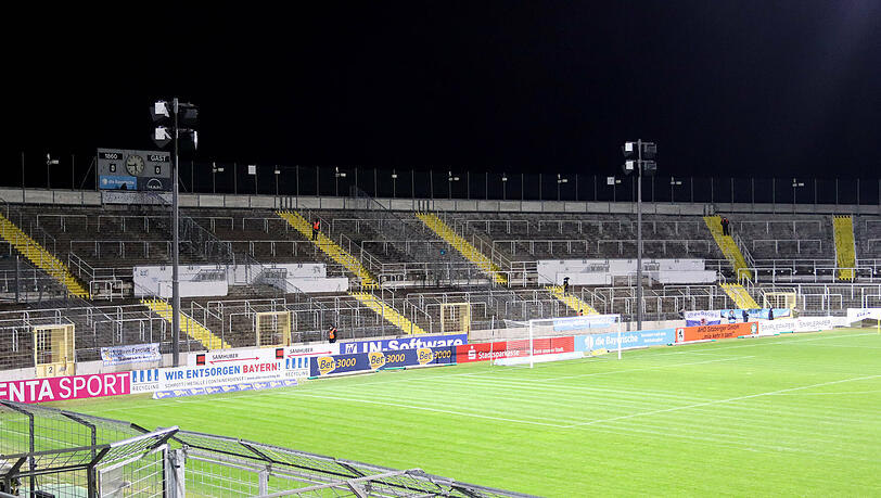Ein Bild, an das wir uns wieder gewöhnen müssen: Ab diesem Wochenende wird es bis Jahresende nur noch Geisterspiele in Bayern geben. (Symbolbild)