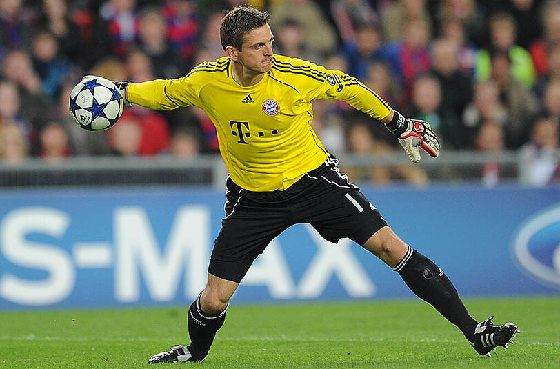 Bevor Manuel Neuer in der Saison 2011/2012 nach München wechselte, hieß der Stammtorhüter beim FC Bayern Hans Jörg Butt. Anschließend gab er den Premium-Backup und kam nach Neuers Ankunft in der Saison 2011/12 insgesamt drei Mal zum Einsatz. Er durfte sowohl in der Bundesliga als auch dem DFB-Pokal und der Champions League ran und blieb dabei in zwei Spielen ohne Gegentor. Ergebnis bei seinem Debüt als Neuer-Ersatz: 6:0 im DFB-Pokal gegen den FC Ingolstadt.