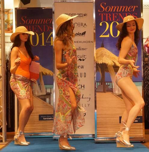 Die Trends am Strand 2014: Die Bilder von der Beachmodenschau bei Karstadt.