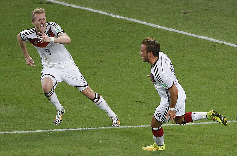 Der Vorbereiter und der Volölstrecker: André Schürrle (l.) mit Mario Götze.