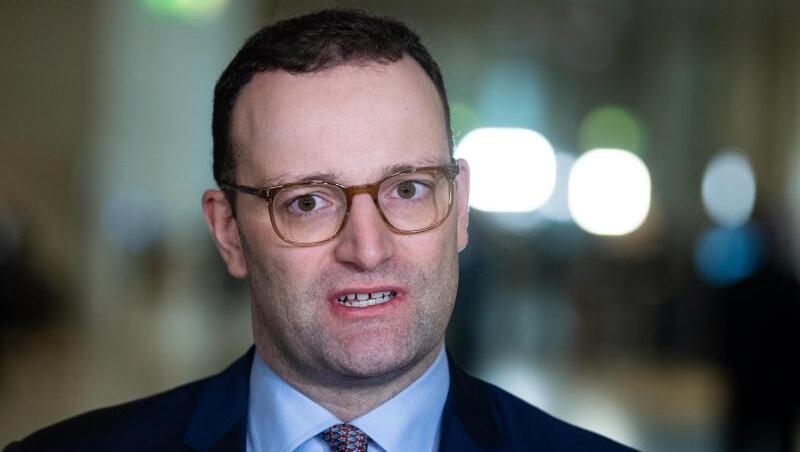 Bundesgesundheitsminister Jens Spahn: "Ich halte nichts von diesen Therapien, schon wegen meines eigenen Schwulseins." Bundesgesundheitsminister Jens Spahn: "Ich halte nichts von diesen Therapien, schon wegen meines eigenen Schwulseins."