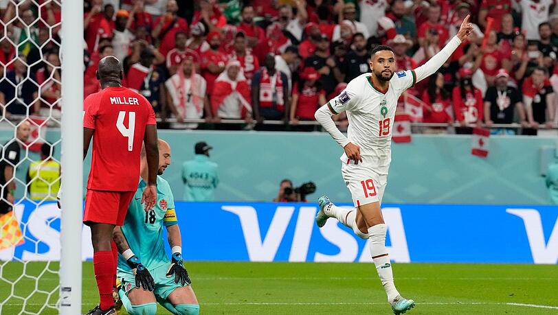 Youssef En-Nesyri (r) schoss Marokko zum Sieg gegen Kanada.