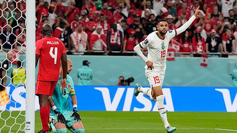 Youssef En-Nesyri (r) schoss Marokko zum Sieg gegen Kanada.