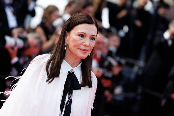 Auf dem roten Teppich zeigt sich Iris Berben gerne in den unterschiedlichsten, eleganten Looks. Auf dem roten Teppich zeigt sich Iris Berben gerne in den unterschiedlichsten, eleganten Looks.