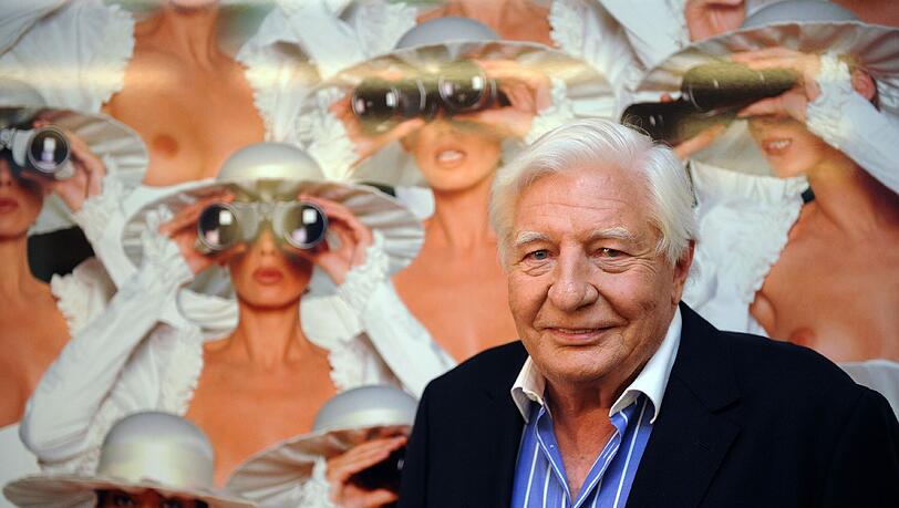 Bei einer Ausstellung im Jahre 2009: Gunter Sachs vor seinem Bild "Ascot". Bei einer Ausstellung im Jahre 2009: Gunter Sachs vor seinem Bild "Ascot".
