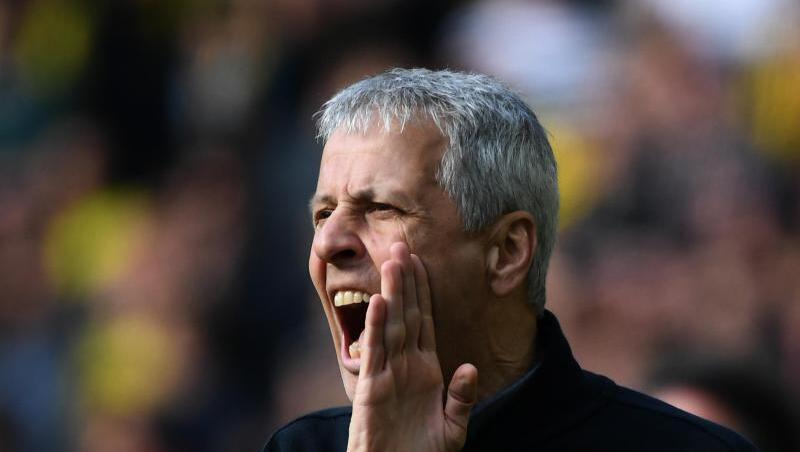 Hofft noch auf die Meisterschale mit dem BVB: Coach Lucien Favre. Hofft noch auf die Meisterschale mit dem BVB: Coach Lucien Favre.