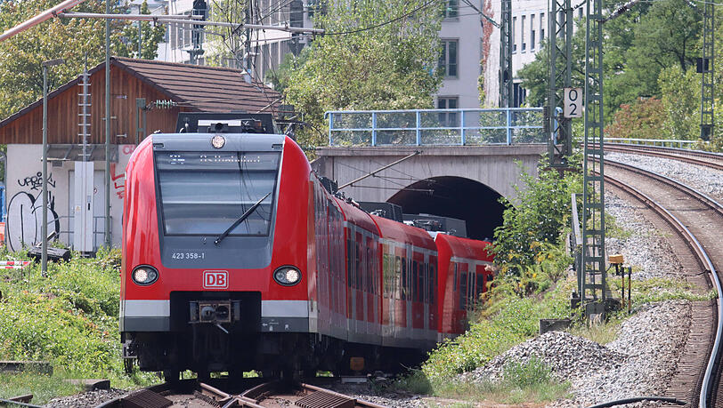 Nur die Linien S2 und S3 fahren während der Umbau- und Testphase durchgehend zwischen Laim und Isartor, alle anderen Linien enden vorzeitig.