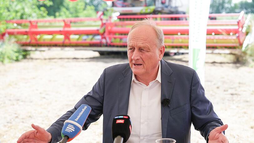 Bauernpräsident Joachim Rukwied hält Minijobber in der Landwirtschaft für unersetzbar. Bauernpräsident Joachim Rukwied hält Minijobber in der Landwirtschaft für unersetzbar.