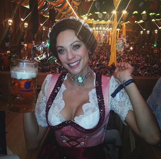 Ein Prosit: Lilly Becker.