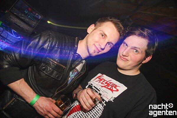 Mit House, Techno und Electro durch den Samstagabend im Ampere.