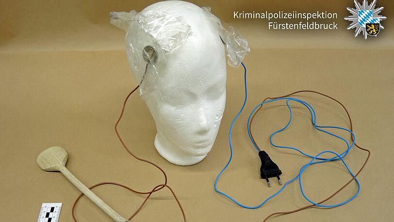 Mit einer derartigen Apparatur haben sich zahlreiche Frauen teilweise lebensbedrohlichen Stromschlägen ausgesetzt. Mit einer derartigen Apparatur haben sich zahlreiche Frauen teilweise lebensbedrohlichen Stromschlägen ausgesetzt.