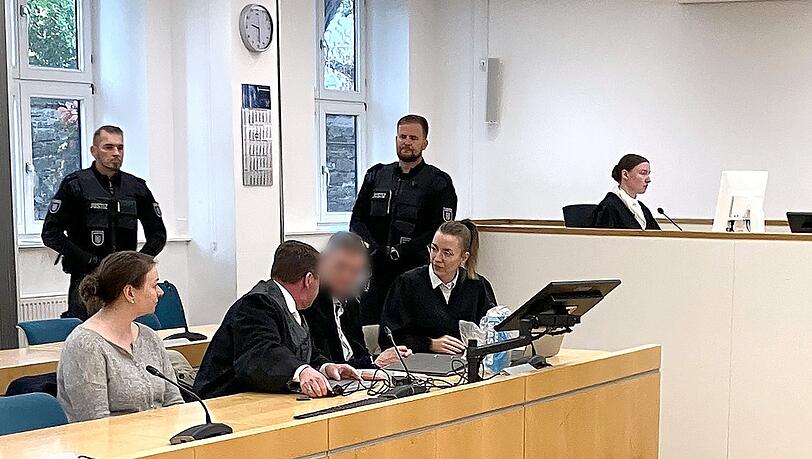 Der verurteilte Lehrer hat sich bei seiner früheren Schülerin für den sexuellen Missbrauch entschuldigt. (Archivbild) Der verurteilte Lehrer hat sich bei seiner früheren Schülerin für den sexuellen Missbrauch entschuldigt. (Archivbild)