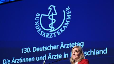 Ministerin Warken verteidigte ihr Sparpaket gegen Kritik der &Auml;rzte.