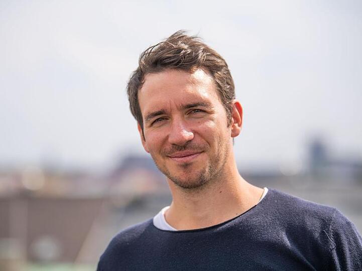 Auch einmal andere scheuchen: Die Motivation über Homeoffice macht es für Felix Neureuther möglich.