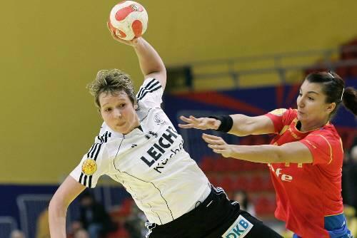 Kaum aufzuhalten: Deutschlands Vorzeigehandballerin Grit Jurack traf für Viborg im Hinspiel 15 Mal. Nun ist sie aber leicht verletzt.