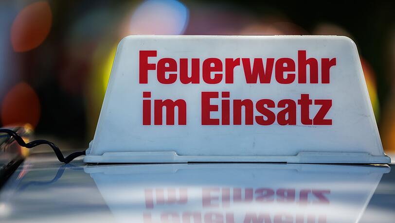 In einer landwirtschaftlich genutzten Lagerhalle ist ein Feuer ausgebrochen. (Symbolbild)