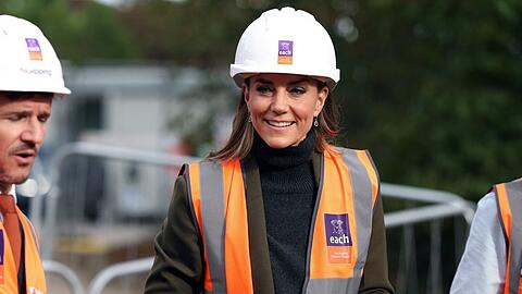 Prinzessin Kate tauschte Tiara gegen Schutzhelm.