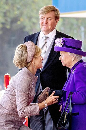 Königin Maxima von den Niederlanden mit der britischen Königin Elizabeth II.