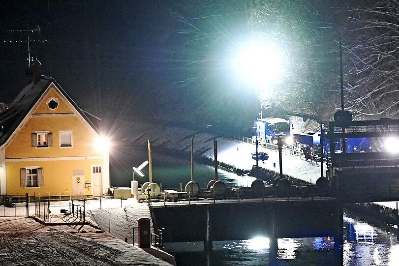 Bilder vom Feuerwehreinsatz an der Isar.