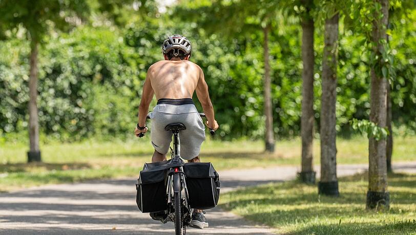 Am Donnerstag werden laut DWD Höchsttemperaturen von bis zu 38 Grad erwartet. (Symbolbild) Am Donnerstag werden laut DWD Höchsttemperaturen von bis zu 38 Grad erwartet. (Symbolbild)