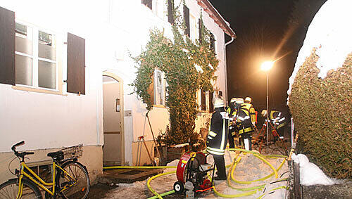 Der Brand in Weßling: Etwa 50 Feuerwehrmänner waren im Einsatz. Der Brand in Weßling: Etwa 50 Feuerwehrmänner waren im Einsatz.