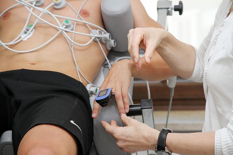 Kabel dran und los geht's: Die Löwen beim Herzcheck. Die Bilder