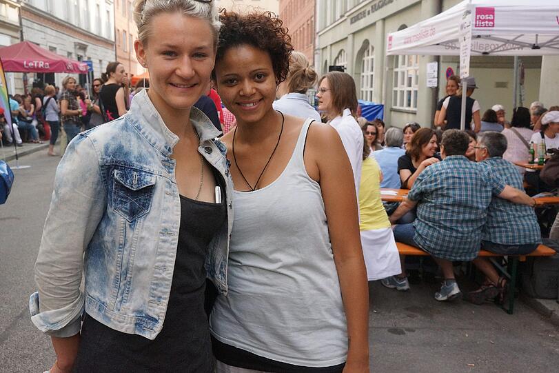 Die Bilder vom vielfältigen lesbischen Straßenfest in der Angertorstraße.
