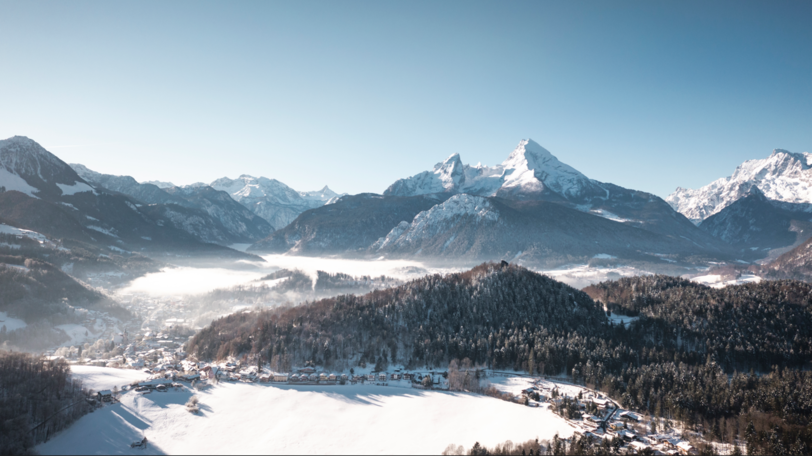 Grandiose Aussichten, schneesichere Pisten und Loipen, Rodelspaß, Winterwanderungen - all das können Sie in der Region Berchtesgaden erleben.