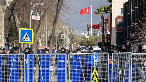 Nach der Festnahme Imamoglus wurden auch Straßen in Istanbul gesperrt.