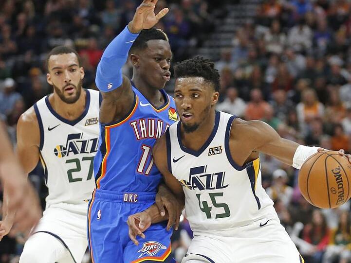 Dennis Schröder (M) und seine Oklahoma City Thunder konnten nicht gegen Utah gewinnen.