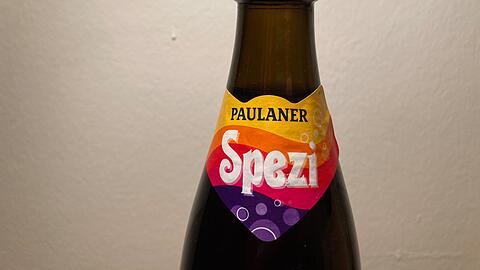 Unverkennbar in der typischen Flasche: Paulaner Spezi.