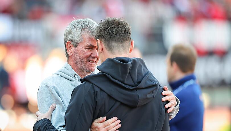 Zwei, die sich mögen: Miroslav Klose (r) und Friedhelm Funkel. (Archivbild) Zwei, die sich mögen: Miroslav Klose (r) und Friedhelm Funkel. (Archivbild)