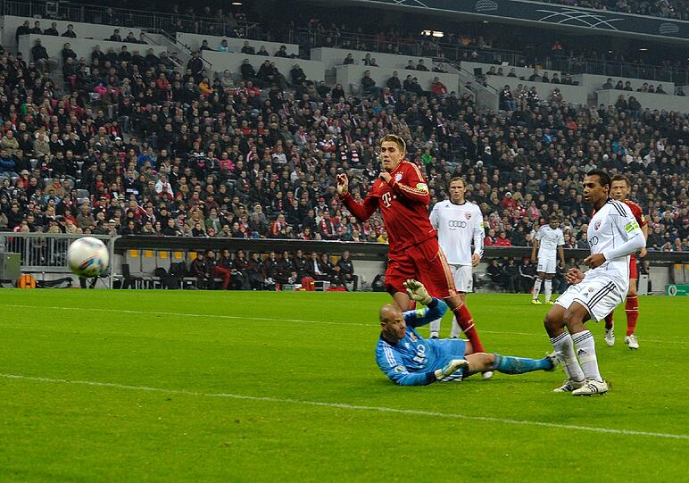 26, Oktober, 21:55 Uhr, Nils Petersen: Sein erster Dopelpack für den Rekordmeister - wieder trifft er, nun zum 4:0.