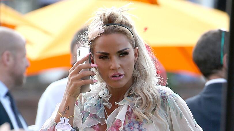 Kann sich Katie Price mit Nacktfotos aus den Pleite retten?