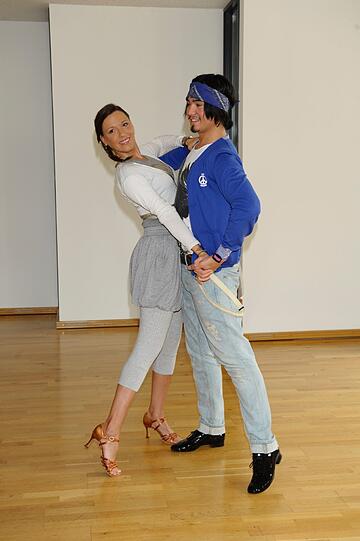 Simone Ballack und Tanzpartner Erich Klann beim Fotoshooting im Tanzzentrum Starnberg.