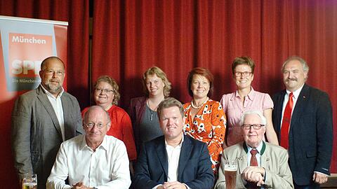 Ebenfalls anwesend waren die Kandidatinnen für den Landtag, Diana Stachowitz (MdL), Isabelle Zacharias (MdL) und Ruth Waldmann sowie die Kandidaten und die Kandidatin für den Bezirkstag.