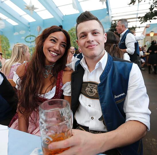 Der EHC feierte am Sonntag auf der Wiesn mit dem Wiesn-Playmate!