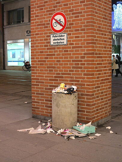 ... "für die Passage in der Maffeistraße, Ecke Theatinerstraße scheint niemand zuständig zu sein."