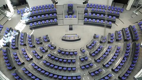Der Bundestag aus der Vogelperspektive. Derzeit hat das Parlament 709 Abgeordnete.