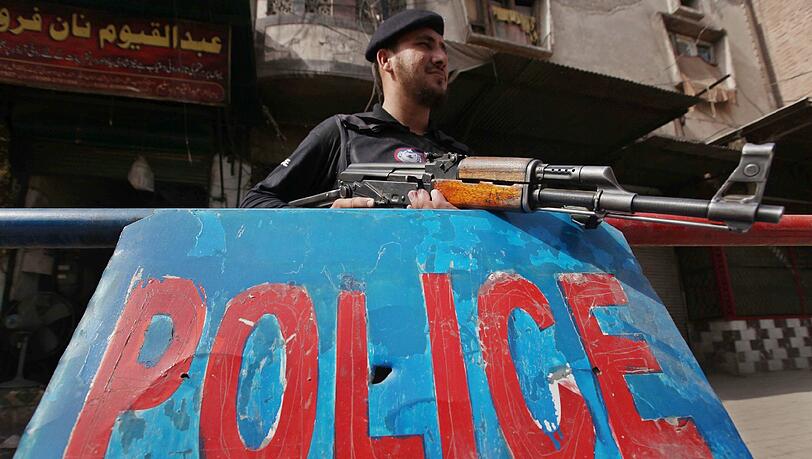 Taliban-Kämpfer haben eine Schule in der pakistanischen Stadt Peshawar gestürmt. (Symbolbild) Taliban-Kämpfer haben eine Schule in der pakistanischen Stadt Peshawar gestürmt. (Symbolbild)