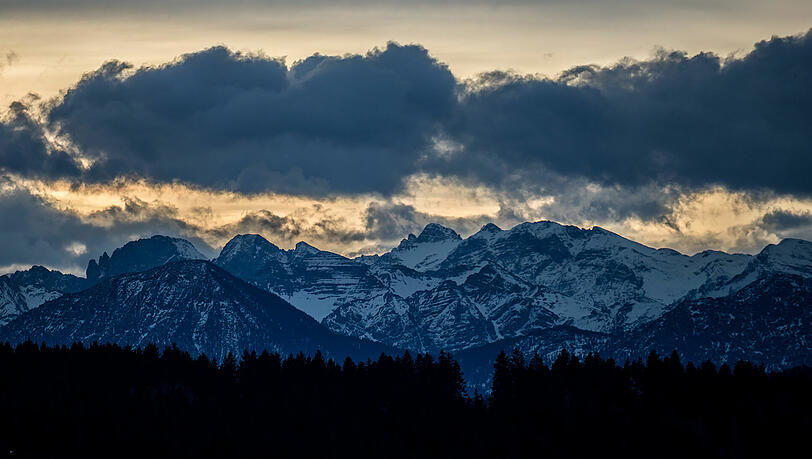 Amtliche Unwetterwarnung für das Alpenvorland. Amtliche Unwetterwarnung für das Alpenvorland.