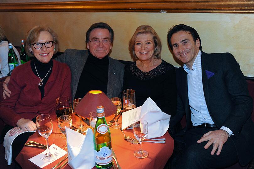 Elmar Wepper mit Ehefrau Anita, Jutta Speidel und Bruno Maccallini.