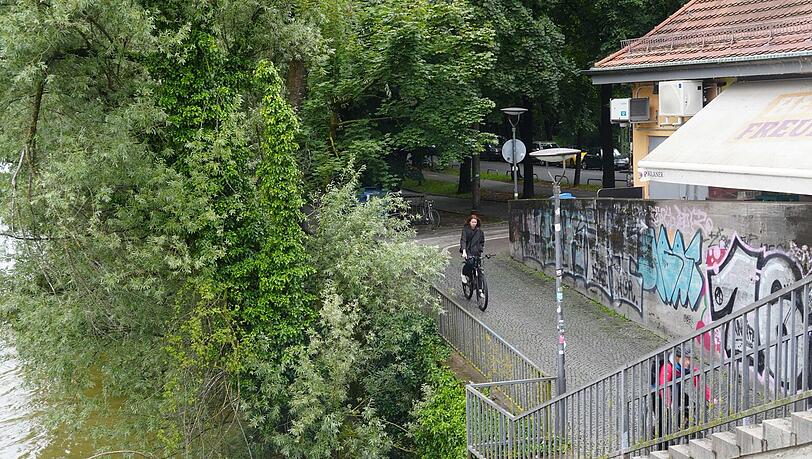 Starke Strömungen, Strudel und unvorhersehbare Stellen im Flussbett der Isar bleiben ein Risiko.